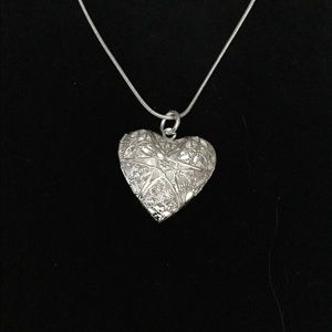 9.25 Sterling silver necklace with a heart